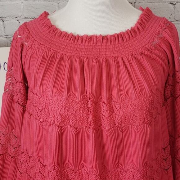 Cupid pink blouse can make off shoulder - Picture 3 of 9